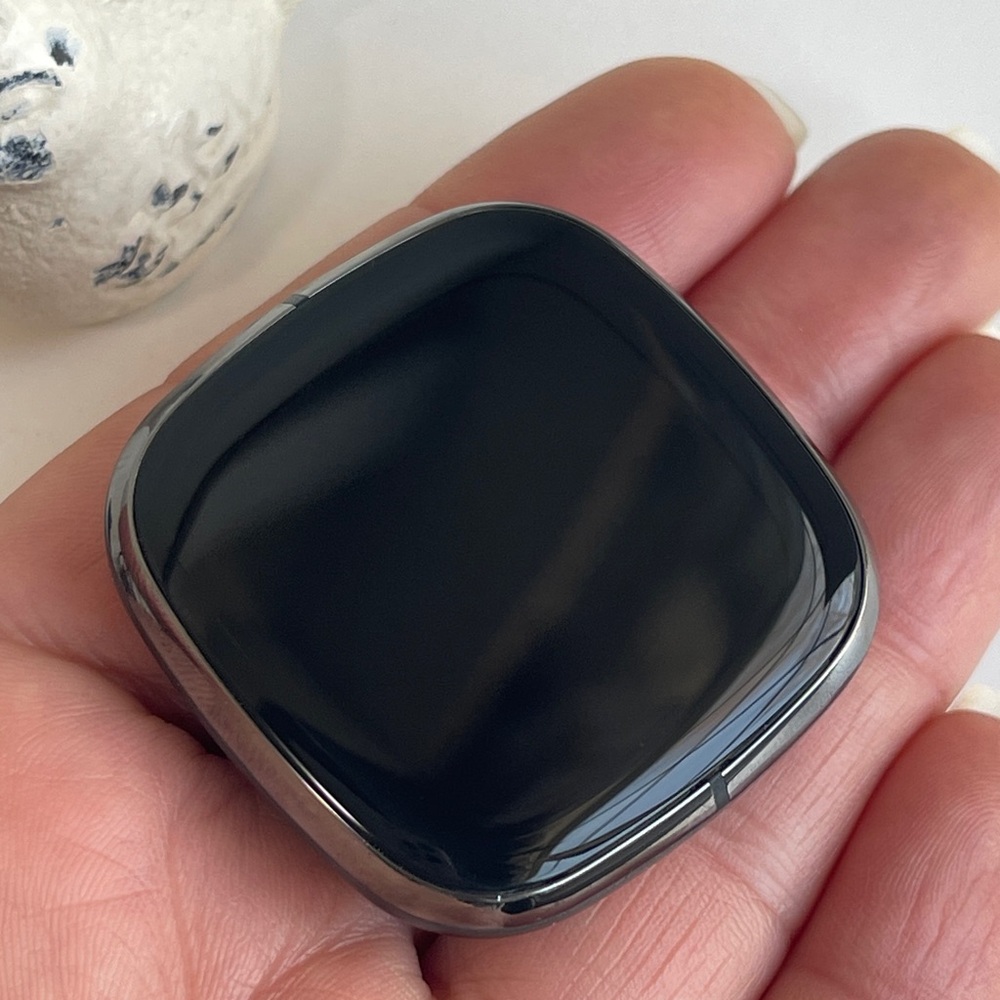 Fitbit Versa 3 Watch - Picture 13 of 14